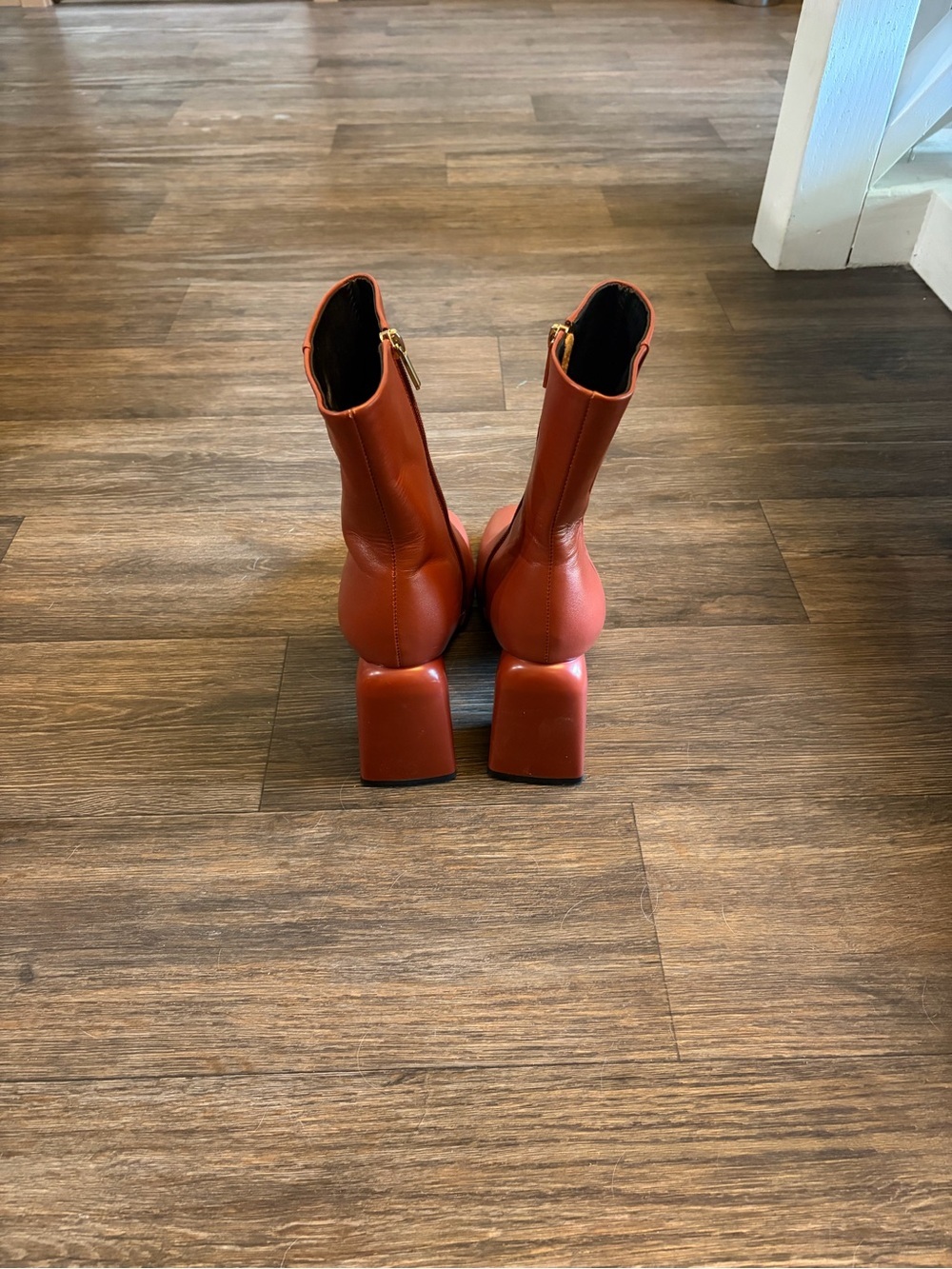 Women’s Poetry Brown Ankle Boot w/gold Accents Square Toe & Chunky Block Heel 10 - Picture 3 of 9